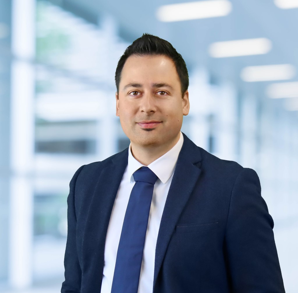 Herr Dr. Fabian Abed